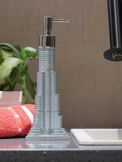 

Shresmo Blue Petronas Tower Liquid Soap Dispenser