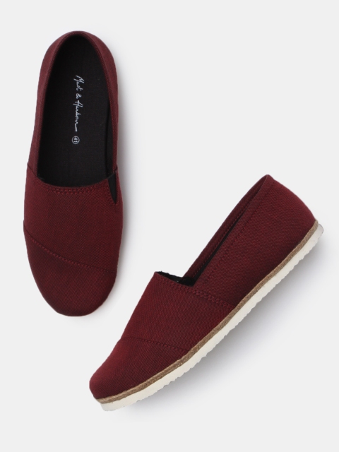 

Mast & Harbour Men Maroon Slip-Ons