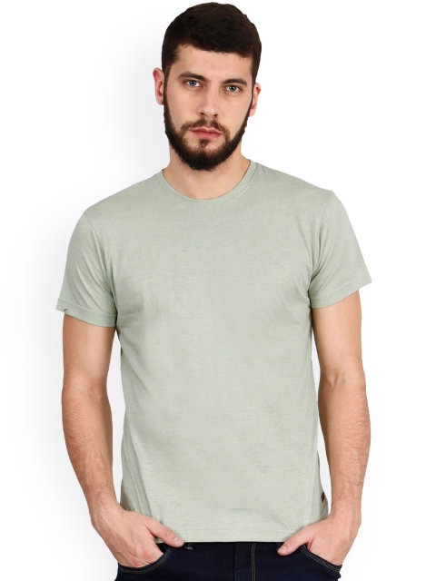 

Le Bison Men Green Solid Round Neck T-shirt