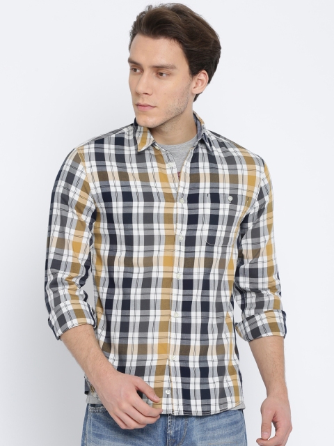 

Celio Men Off-White & Black Slim Fit Checked Casual Shirt