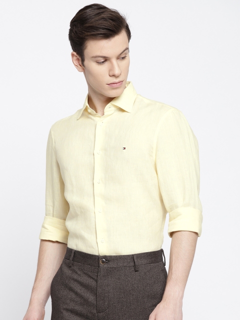 

Tommy Hilfiger Men Yellow Slim Fit Solid Formal Shirt