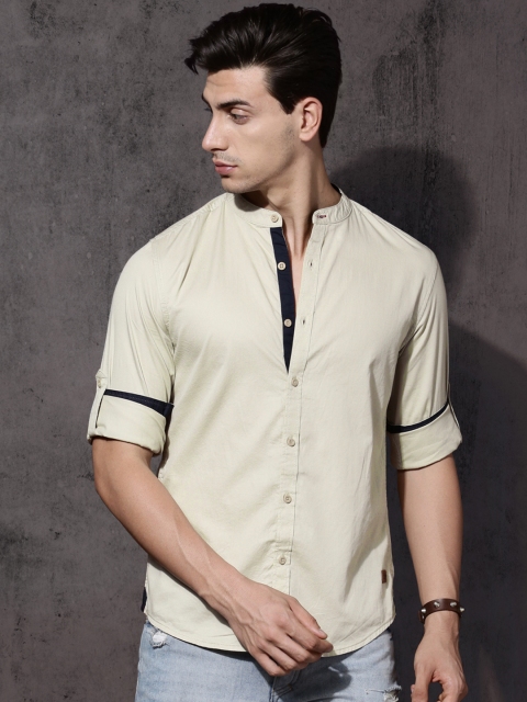

Roadster Men Beige Regular Fit Solid Mandarin Collar Casual Shirt