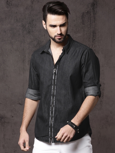 

Roadster Men Black Regular Fit Solid Denim Street Casual Shirt