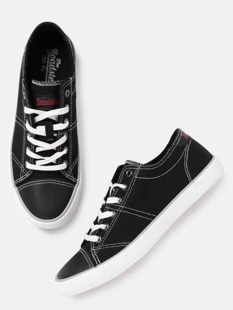 

Roadster Men Black Sneakers
