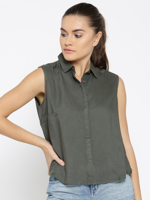 

People Women Grey Solid Casual Shirt