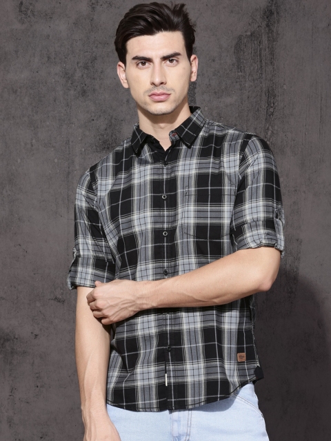 

Roadster Men Black & Grey Regular Fit Checked Casual Shirt