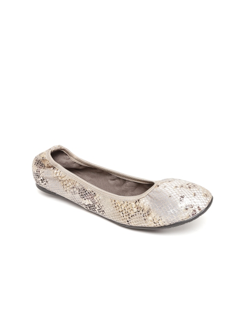 

Carlton London Women Gold-Toned Snakeskin-Textured Foldable Ballerinas