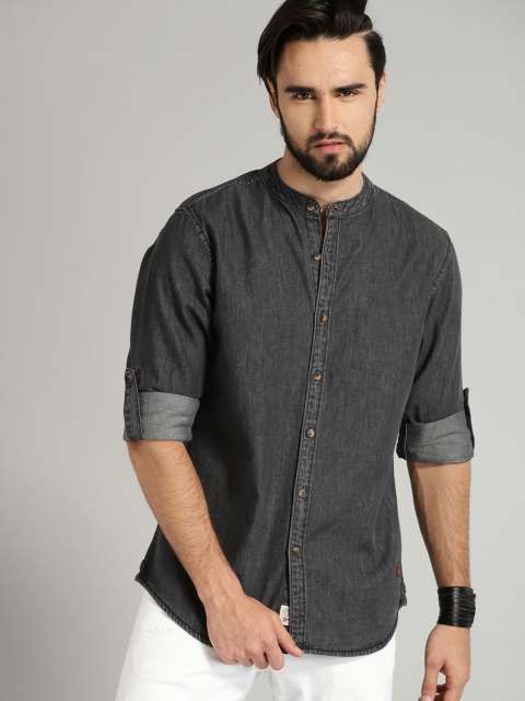 

Roadster Men Charcoal Grey Regular Fit Solid Mandarin Collar Casual Shirt