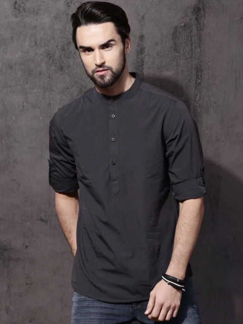 

Roadster Men Charcoal Grey Regular Fit Solid Casual Shirt