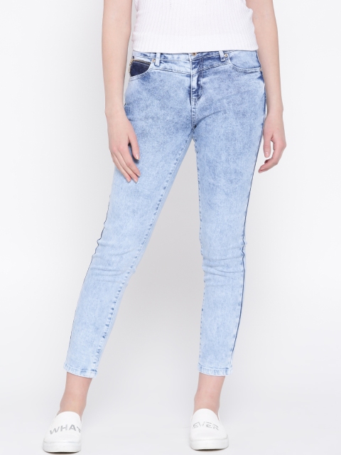 

Madame Women Blue Regular Fit Mid-Rise Clean Look Stretchable Cropped Jeans