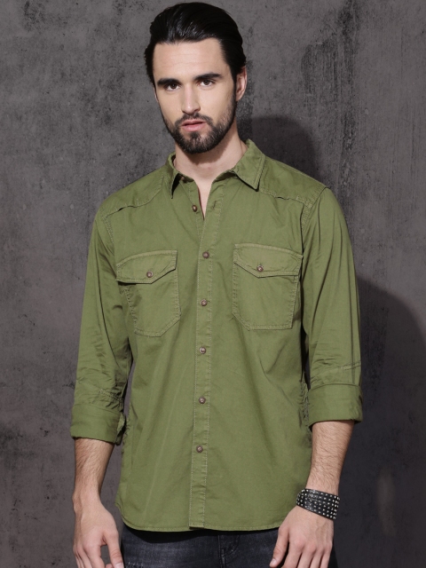 

Roadster Time Travlr Men Olive Green Regular Fit Solid Casual Shirt
