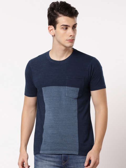 

ether Men Blue Solid Round Neck T-shirt