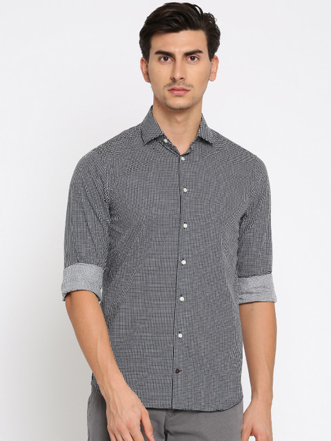 

Tommy Hilfiger Men Navy Blue & White Snug Slim Fit Printed Casual Shirt