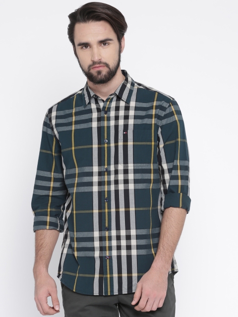 

Tommy Hilfiger Men Green & Off White Regular Fit Checked Casual Shirt