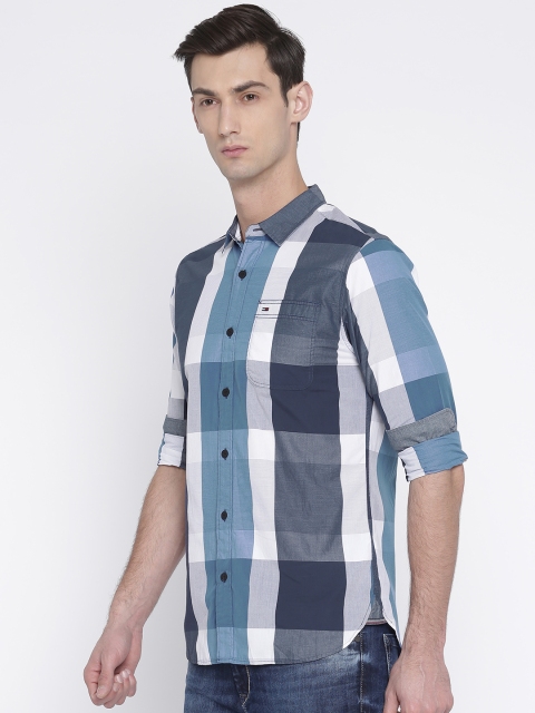 

Tommy Hilfiger Men Blue & Grey Regular Fit Checked Casual Shirt