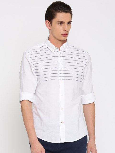 

Tommy Hilfiger Men White Custom Regular Fit Striped Casual Shirt