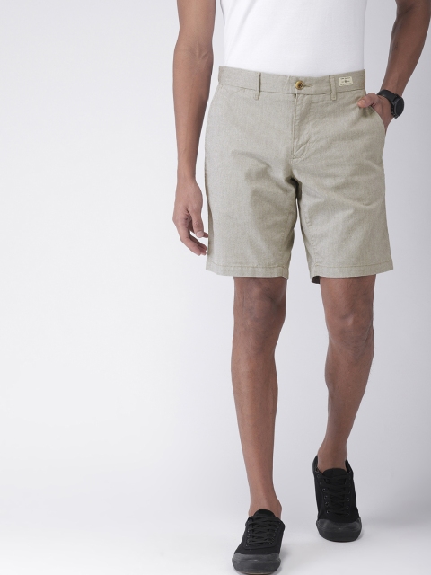 

Tommy Hilfiger Men Grey Solid Slim Fit Regular Shorts