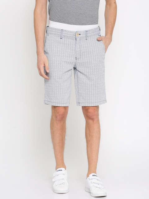 

Tommy Hilfiger Men White Printed Regular Fit Regular Shorts