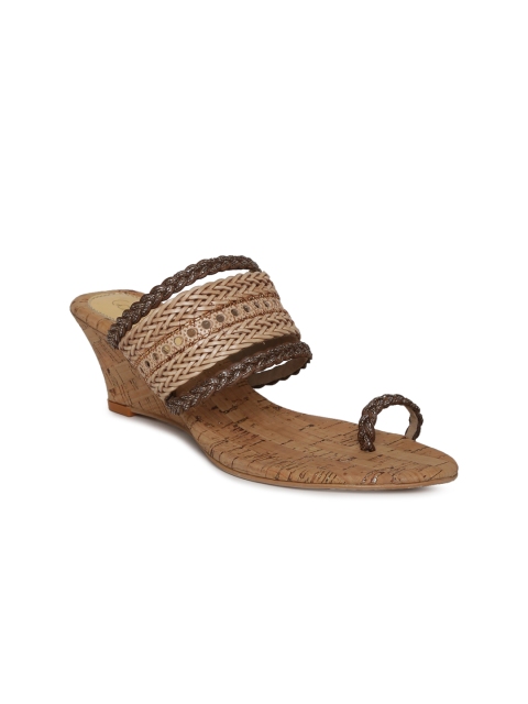 

Catwalk Women Beige Solid Sandals