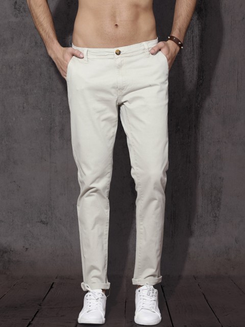 

Roadster Men Off-White Slim Fit Solid Chinos