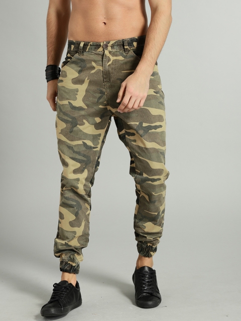 

RDSTR Time Travlr Men Olive Green & Khaki Regular Fit Camouflage Printed Joggers
