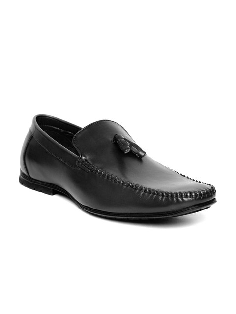 

San Frissco Men Black Tasselled Loafers