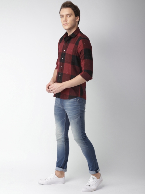 

Mast & Harbour Men Black & Maroon Slim Fit Checked Casual Shirt