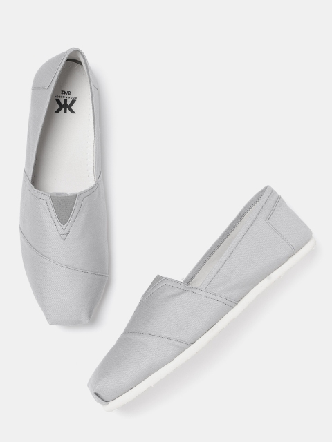

Kook N Keech Men Grey Solid Slip-On Sneakers