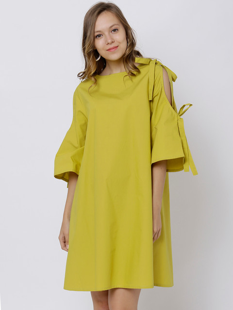 

Tokyo Talkies Women Green Solid Sheath Dress