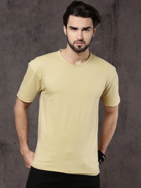 

Roadster Men Beige Solid Round Neck T-shirt