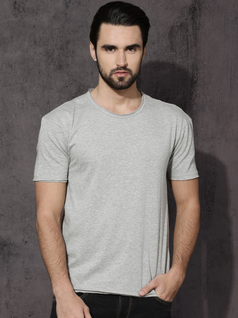 

Roadster Men Grey Melange Solid Round Neck T-shirt