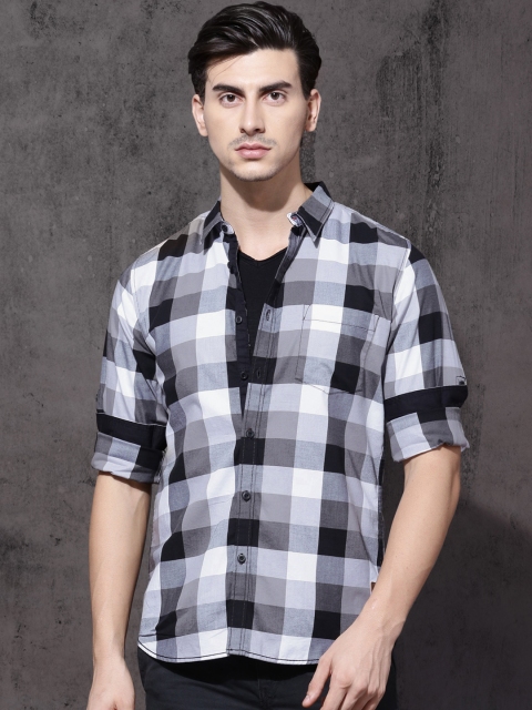 

Roadster Men Black & Grey Slim Fit Checked Casual Shirt