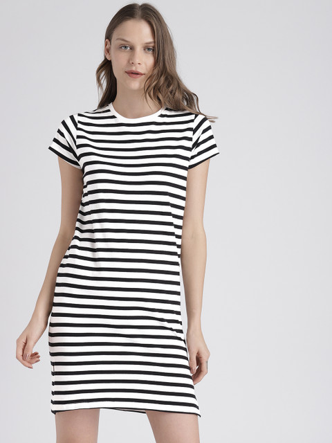 

Splash Women Black & White Striped Sheath Dress