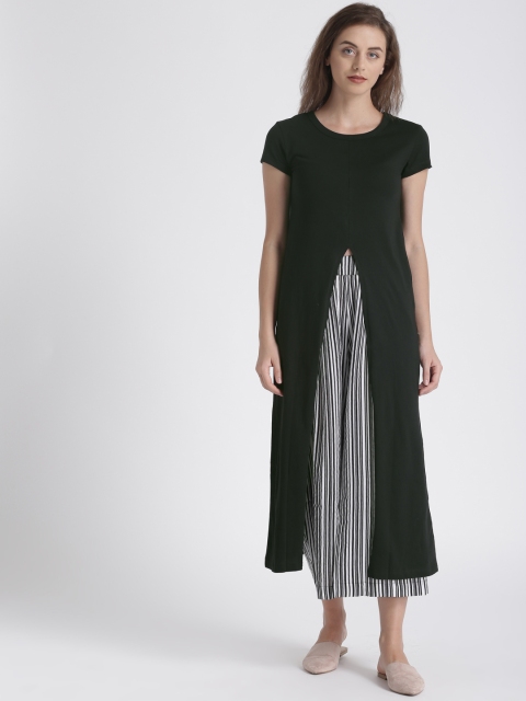 

Splash Women Black Solid Top