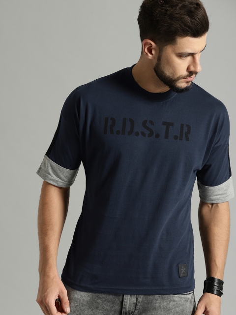 

Roadster Men Navy Printed Round Neck T-shirt, Navy blue