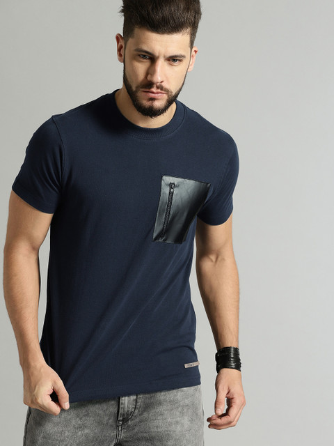 

Roadster Men Navy Solid Round Neck T-shirt, Navy blue