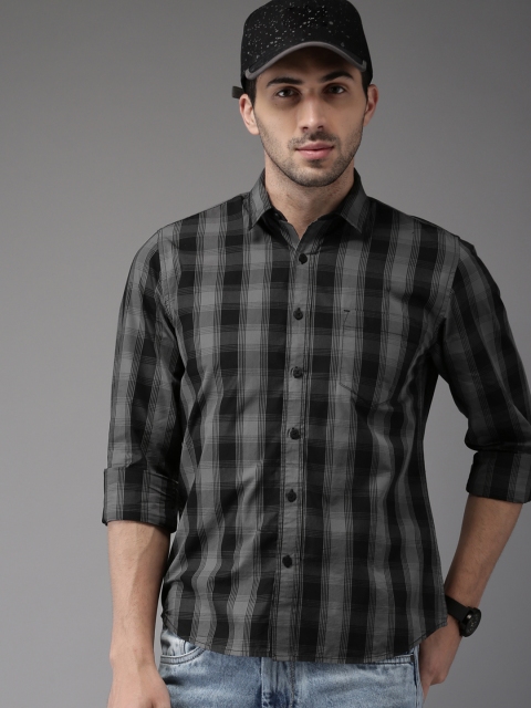 

HERE&NOW Men Black & Grey Regular Fit Checked Casual Shirt