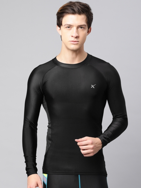 

HRX by Hrithik Roshan Men Black Solid Round Neck T-shirt