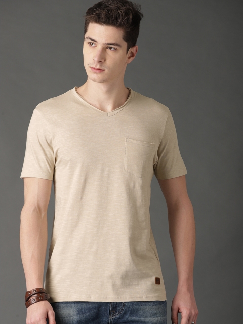 

Roadster Men Beige Solid V-Neck T-shirt