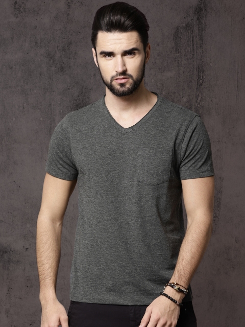 

Roadster Men Charcoal Grey Solid V-Neck T-shirt