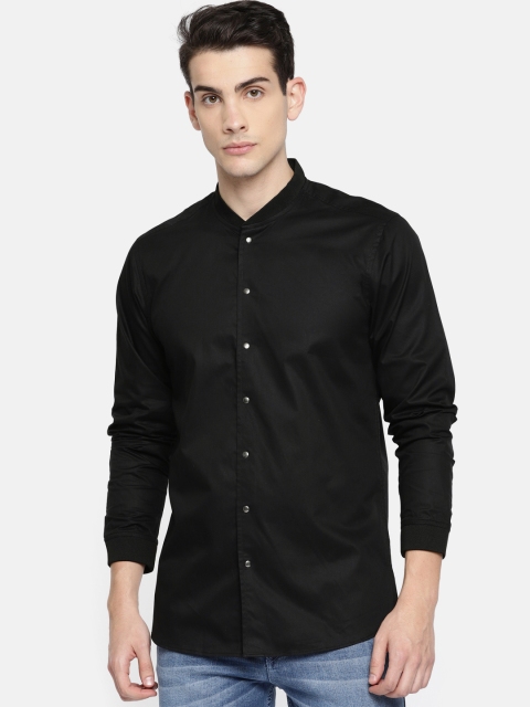 

Blackberrys Men Black Trim Regular Fit Solid Casual Shirt