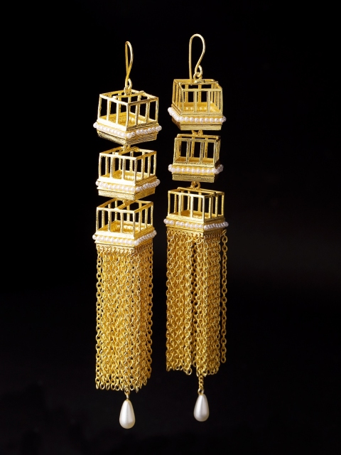 

Studio Voylla Jharokha Gold-Toned Contemporary Drop Earrings
