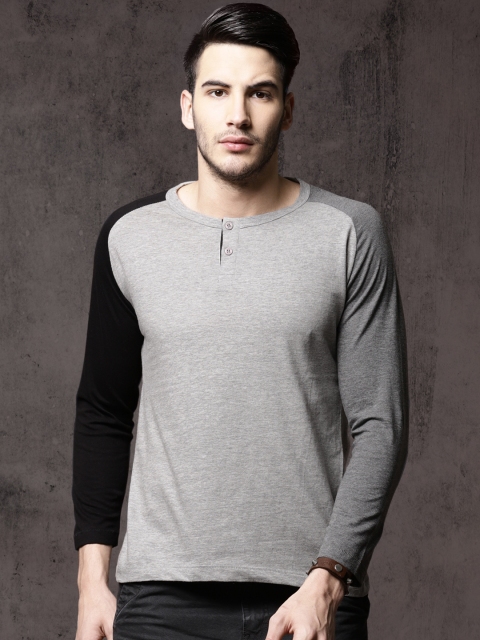 

Roadster Men Grey Solid Henley Neck T-shirt