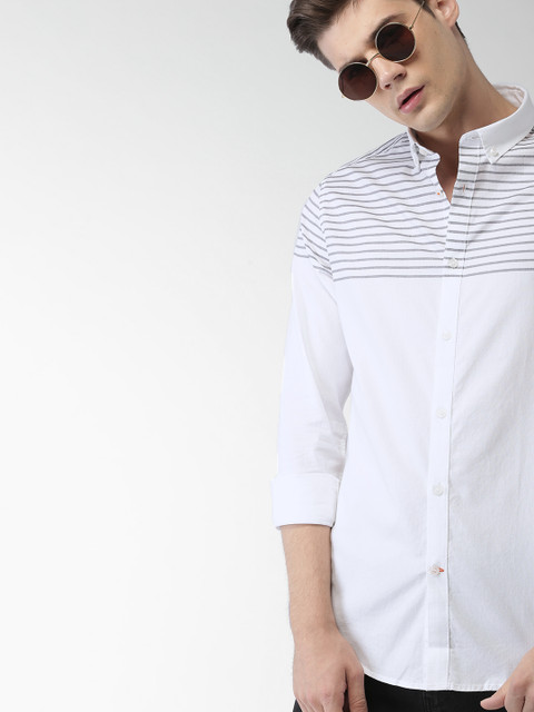 

Mast & Harbour Men White & Black Slim Fit Striped Casual Shirt