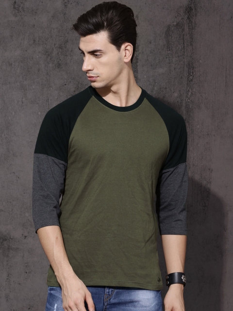 

Roadster Men Olive Green Solid Round Neck T-shirt