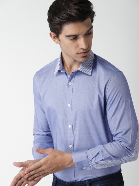 

INVICTUS Men Blue Slim Fit Solid Smart Casual Shirt