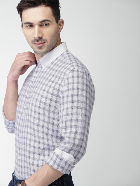 

INVICTUS Men Blue & White Slim Checked Pure Linen Casual Shirt