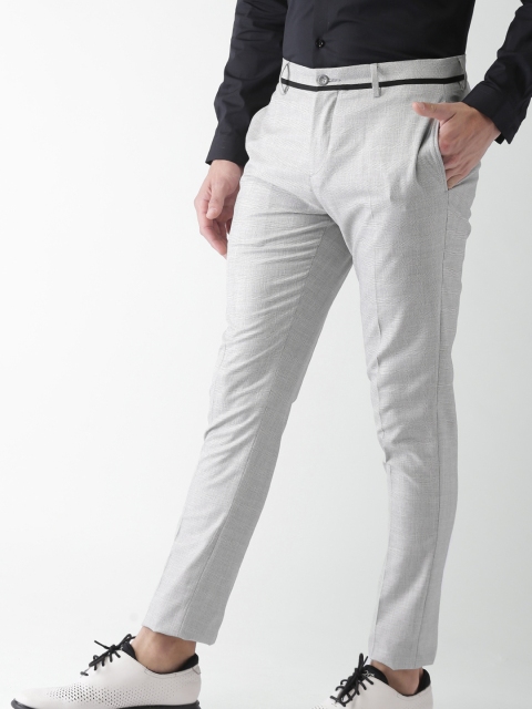 

INVICTUS Men Grey Slim Fit Checked Smart Casual Trousers