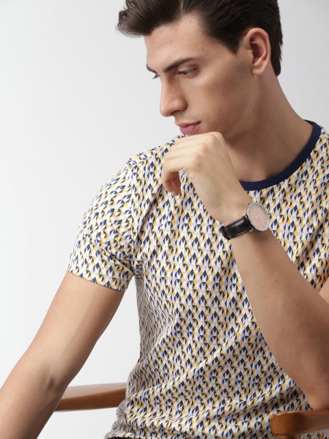 

INVICTUS Men White & Yellow Printed Round Neck T-shirt