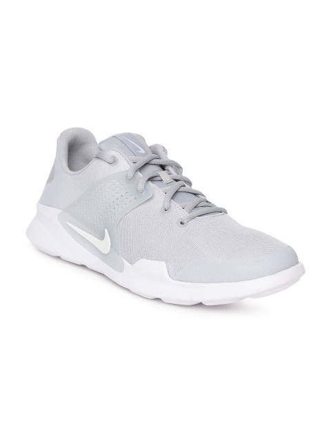 

Nike Men Grey ARROWZ Sneakers
